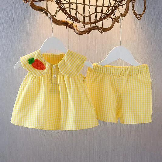 2-delige Babymeisje Zomerset – Fruitige Top & Geruite Rok